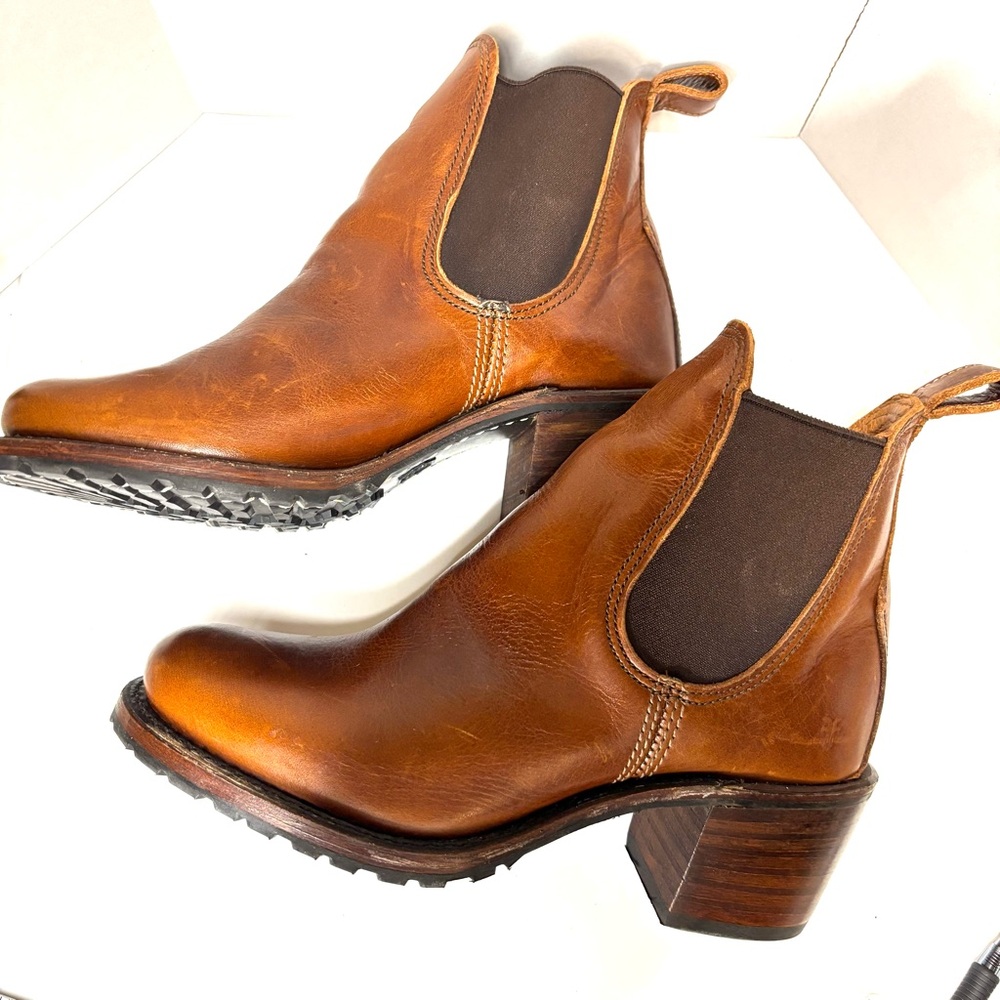 New, Frye Sabrina Chelsea Boots Brown Size 8.5 - Picture 6 of 13